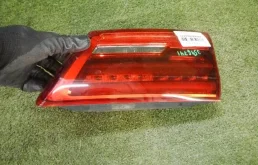 Фонарь внутренний правый для BMW 5er 2019 года на фотографиях