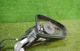 Зеркало боковое правое для Volkswagen Tiguan 2016 года на фотографиях