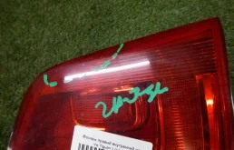 Фонарь внутренний правый для Volkswagen Tiguan 2013 года на фотографиях