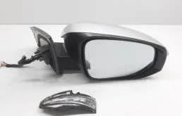 Зеркало боковое правое для Toyota RAV4 2014 года на фотографиях