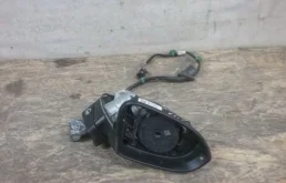 Стекла и зеркала для Volkswagen Passat 2019 года на фотографиях