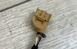 Зеркало боковое левое для Volkswagen Touareg 2008 года на фотографиях