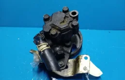 Насос ГУР для Nissan Teana 2003 года на фотографиях