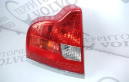 Фонарь левый для Volvo S80 2004 года на фотографиях