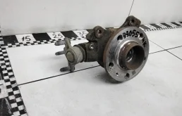 Кулак поворотный левый для Volkswagen Polo 2013 года на фотографиях