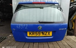 Крышка багажника для Skoda Octavia 2003 года на фотографиях