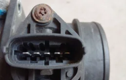 Датчик массового расхода воздуха для Volvo XC90 2004 года на фотографиях