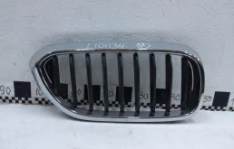 Решетка радиатора правая для BMW 5er 2023 года на фотографиях