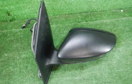 Стекла и зеркала для Volkswagen Polo 2014 года на фотографиях