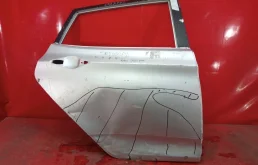 Накладка на дверь задняя правая для Hyundai Solaris 2010 года на фотографиях