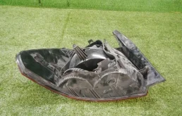 Фонарь внешний правый для Volkswagen Polo 2009 года на фотографиях