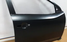 Дверь передняя правая для Kia Cerato 2010 года на фотографиях