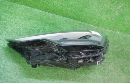 Фара левая для Audi A6 2020 года на фотографиях