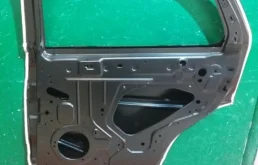 Дверь задняя правая для Ford Explorer 2013 года на фотографиях