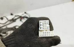 Проводка моторного отсека для Hyundai Solaris 2010 года на фотографиях