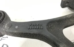 Рычаг передний правый нижний для Volvo XC90 2005 года на фотографиях