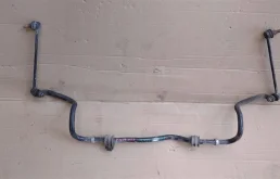 Стабилизатор поперечной устойчивости передний для Nissan X-Trail 2012 года на фотографиях