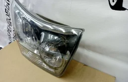 Фонарь внутренний правый для Lexus RX 2005 года на фотографиях