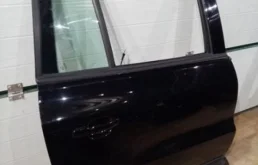 Дверь задняя правая для Volkswagen Tiguan 2007 года на фотографиях