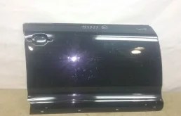 Дверь передняя правая для Volkswagen Touareg 2002 года на фотографиях