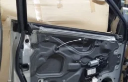 Дверь передняя левая для Audi A4 2001 года на фотографиях