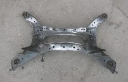 Задняя балка для Nissan Teana 2011 года на фотографиях