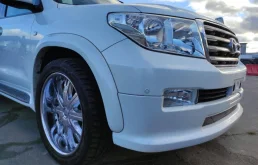 Крыло правое для Toyota Land Cruiser 2008 года на фотографиях