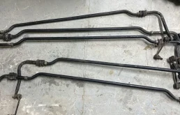 Стабилизатор поперечной устойчивости задний для Nissan X-Trail 2000 года на фотографиях