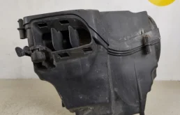 Корпус воздушного фильтра для Ford Focus 2009 года на фотографиях