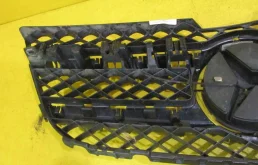 Решетка радиатора для Mercedes-Benz GLK class 2008 года на фотографиях