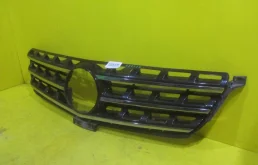 Решетка радиатора для Mercedes-Benz M class 2015 года на фотографиях