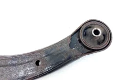 Рычаг передний левый нижний для Toyota Avensis на фотографиях