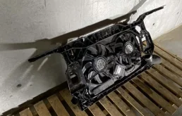 Панель радиатора (телевизор) для Audi A4 2009 года на фотографиях