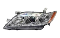 Фара левая для Toyota Camry 2010 года на фотографиях