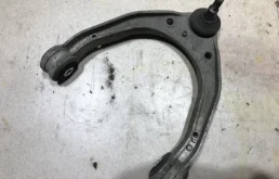 Рычаг передний левый верхний для Volkswagen Touareg 2008 года на фотографиях