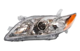 Фара левая для Toyota Camry 2010 года на фотографиях