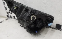 Фара ксенон левая для Audi Q8 на фотографиях