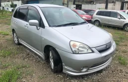 Накладка переднего бампера для Suzuki Liana 2005 года на фотографиях