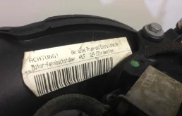 Двигатель без навесного для Audi A4 1999 года на фотографиях