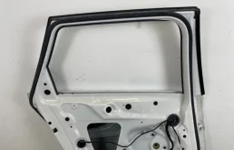 Дверь задняя левая для Audi A4 2016 года на фотографиях