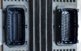 Блок управления двигателем для Opel Vectra 2000 года на фотографиях