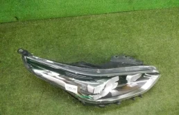 Фара правая для Kia Cerato 2017 года на фотографиях