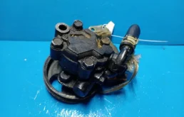 Насос ГУР для Nissan Teana 2003 года на фотографиях