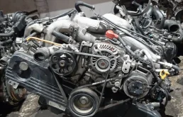 Двигатель без навесного для Subaru Legacy 2015 года на фотографиях