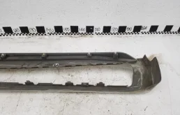 Накладка порога правая для Toyota Land Cruiser 2015 года на фотографиях