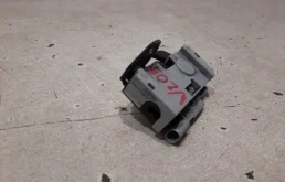 Фиксатор стойки капота для Mercedes-Benz GLK class на фотографиях