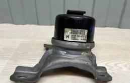 Опора двигателя задняя правая нижняя для Volvo S80 на фотографиях