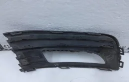 Решетка ПТФ левая для Volkswagen Polo 2015 года на фотографиях