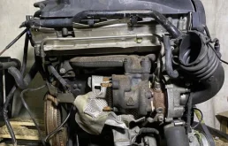 Двигатель для Audi A4 1996 года на фотографиях