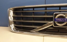 Решетка радиатора для Volvo S80 2004 года на фотографиях